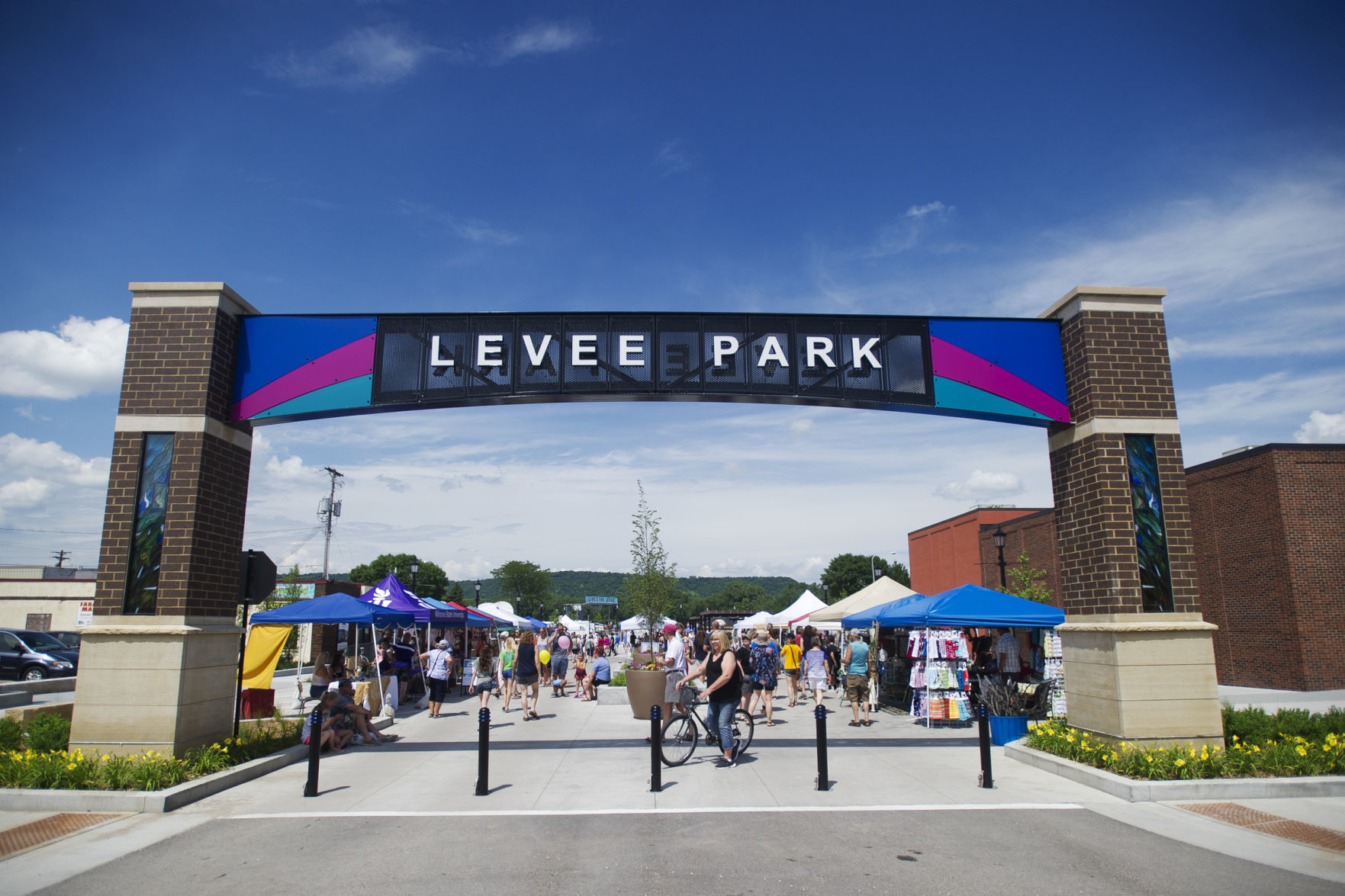 Live at the Levee 07